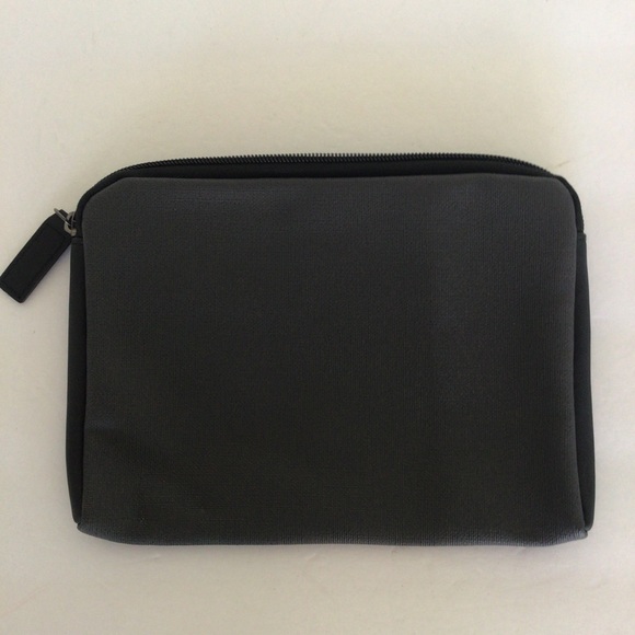 TUMI FOR DELTA COSMETIC CASE BAG - Picture 8 of 10